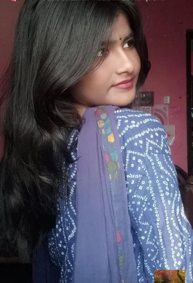 Deep Priya in blue bandhani